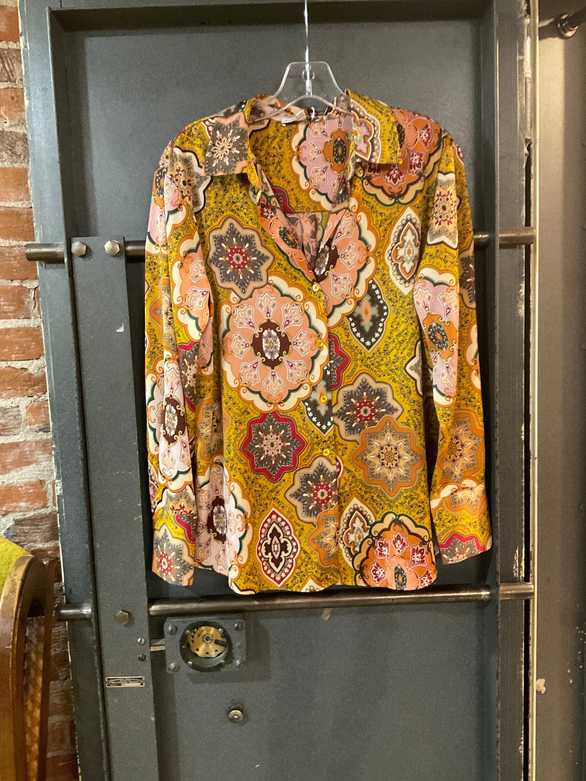 Upscale Resale - Long Sleeve Tops