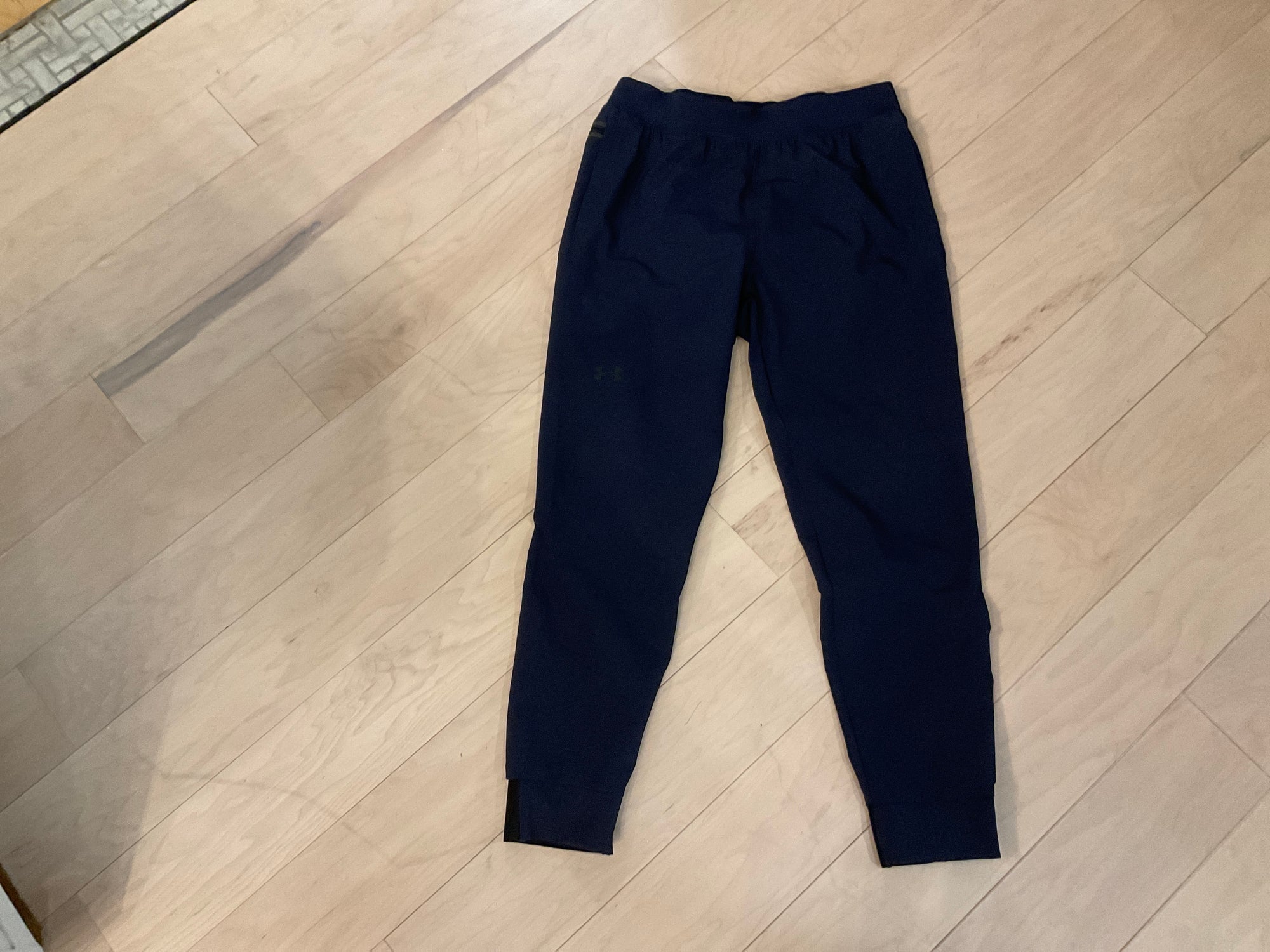 {{ClientCode}} NAVY UNDER ARMOUR PANTS, MED