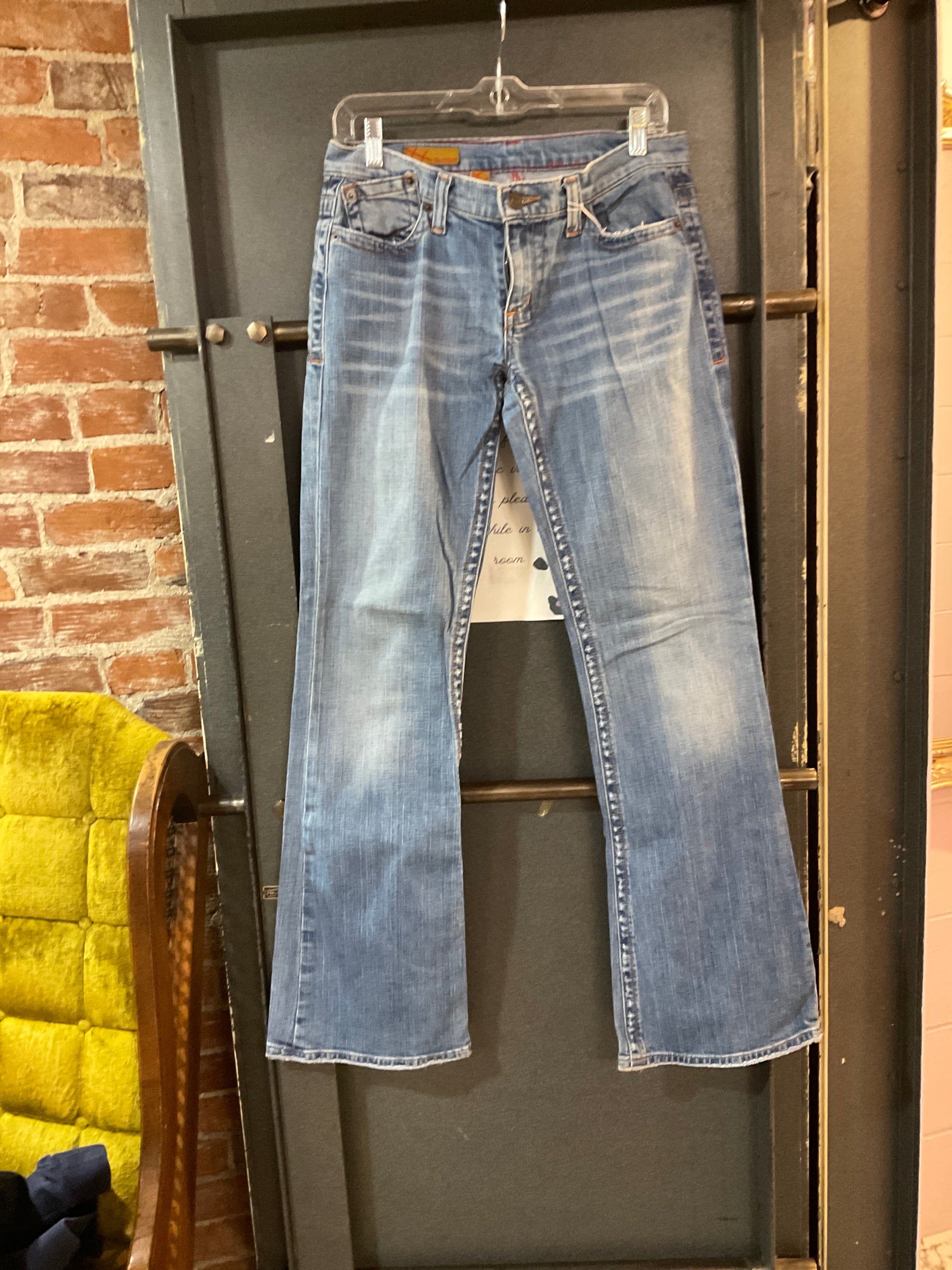LIGHT WASH BARTACK DENIM 4
