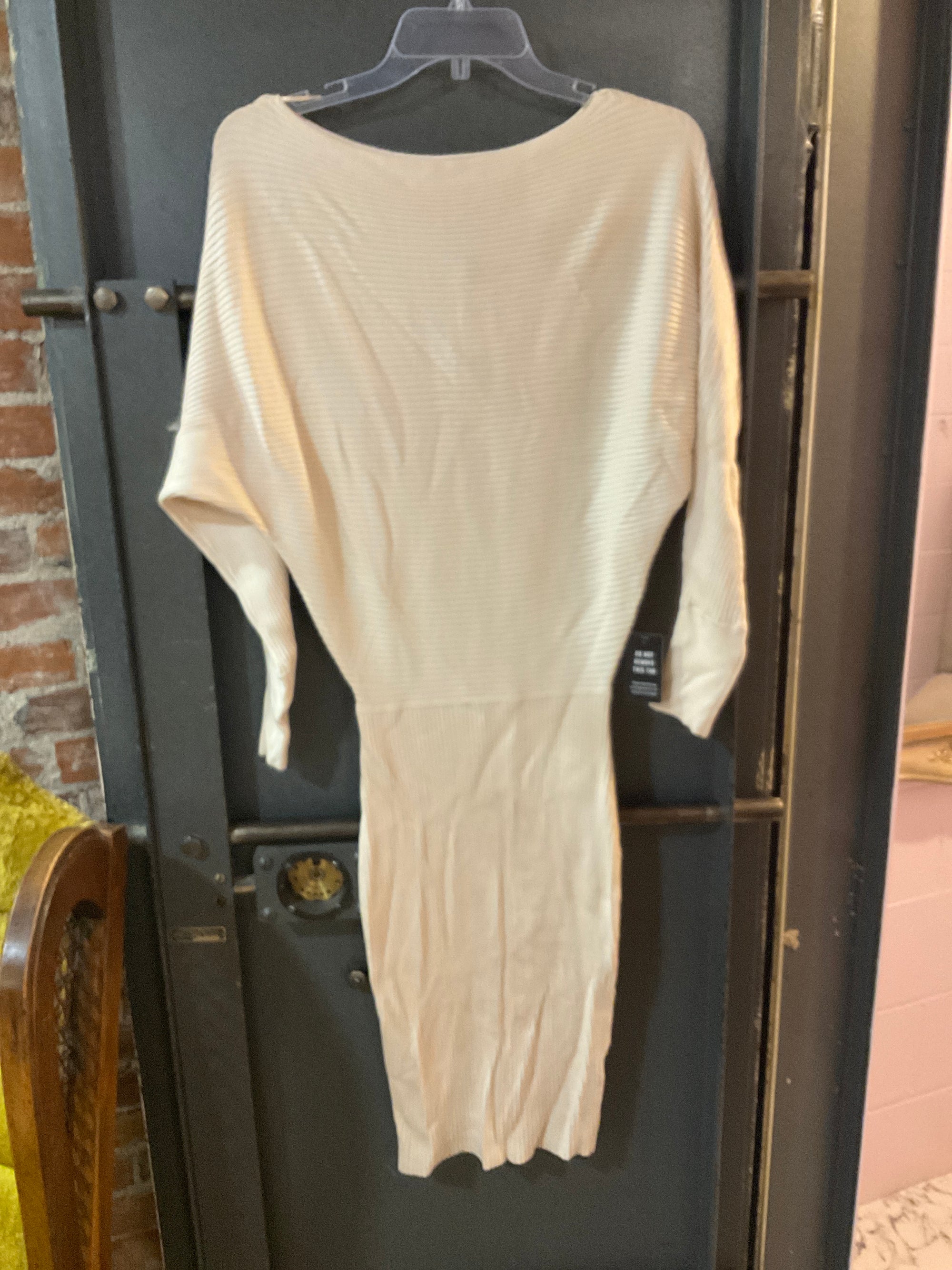 {{ClientCode}} CREAM EXPRESS DRESS, XS