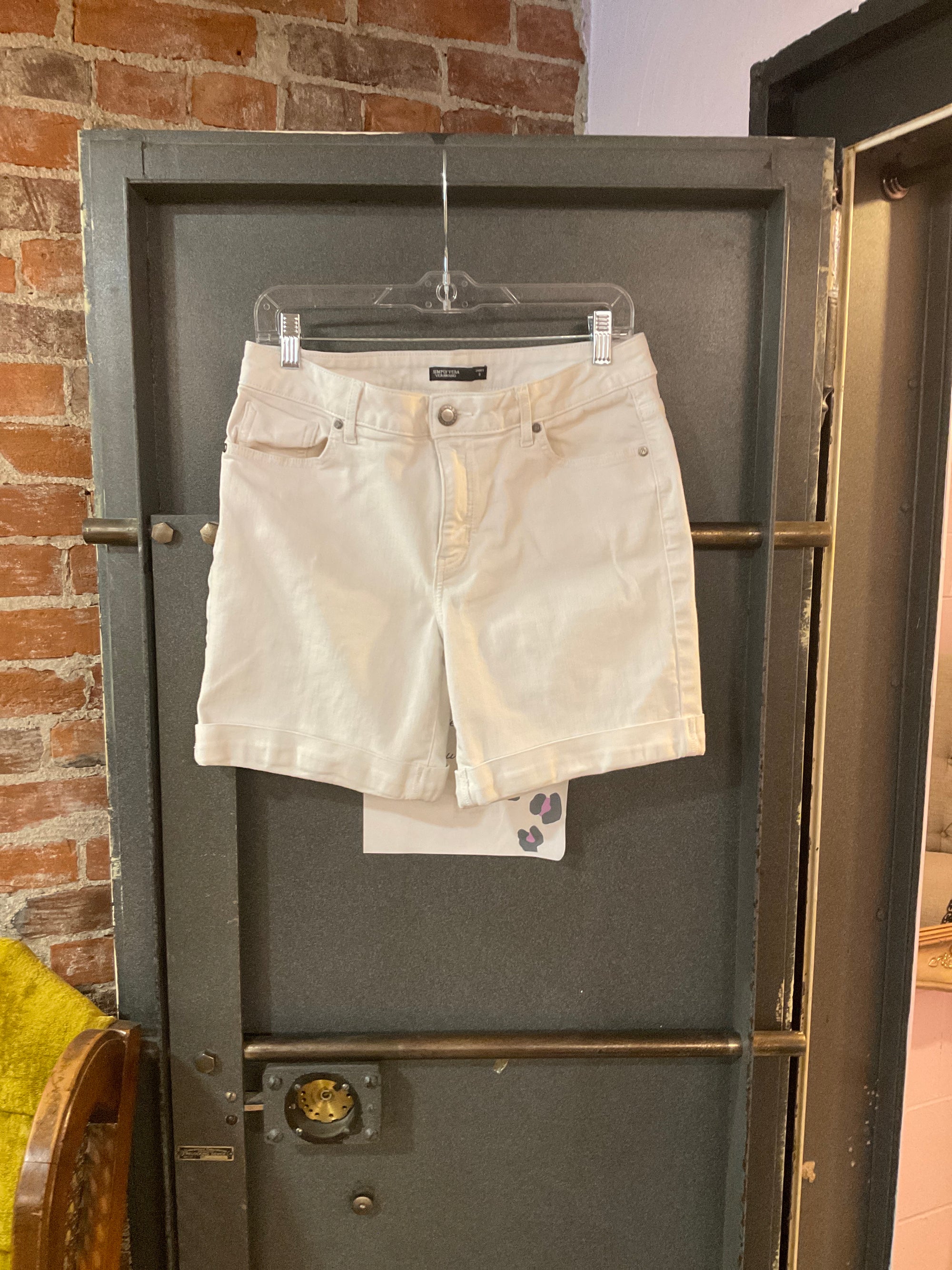 WHITE SIMPLY VERA SHORTS 8