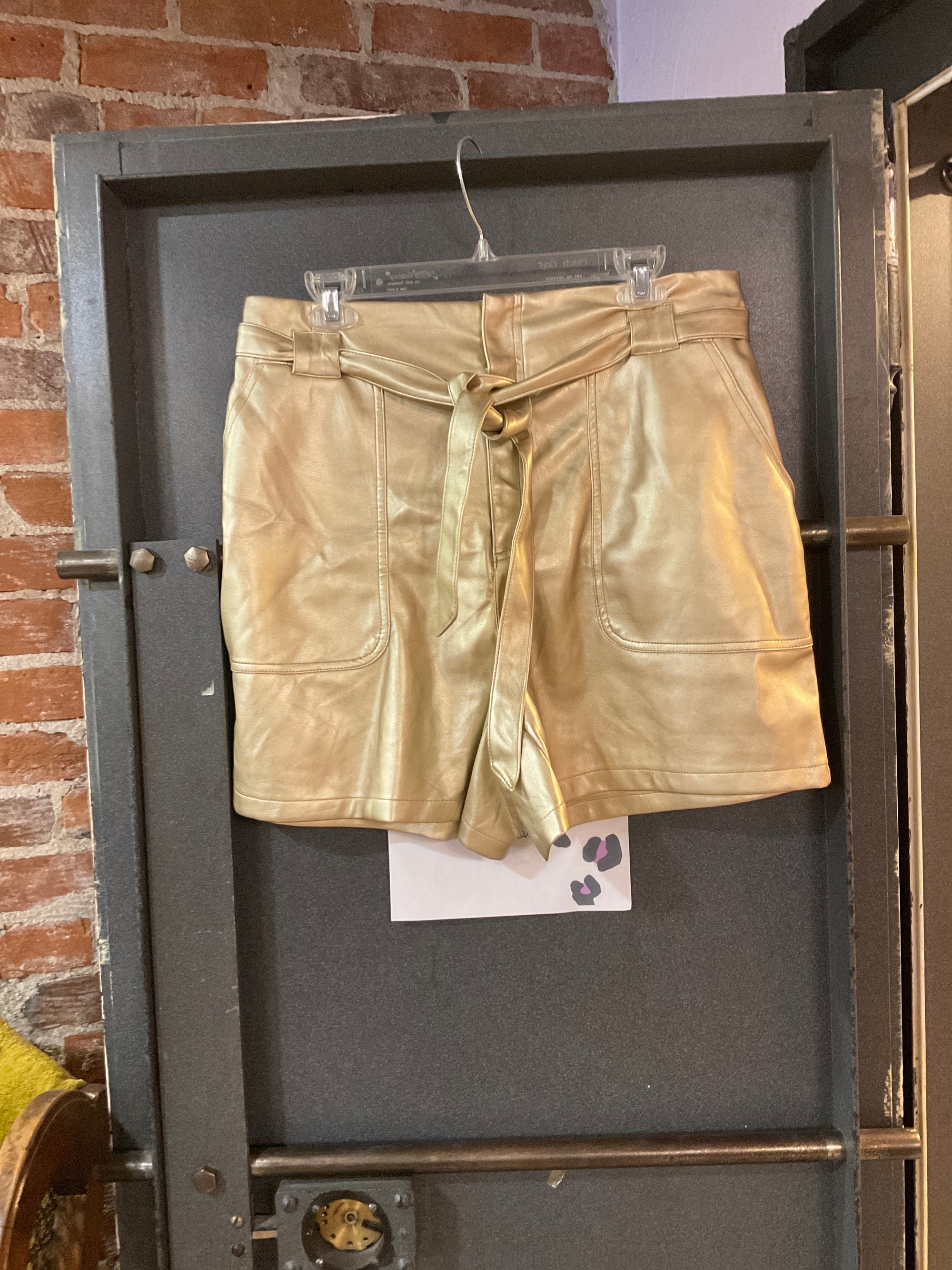 GOLD BAGATELLE SHORTS L