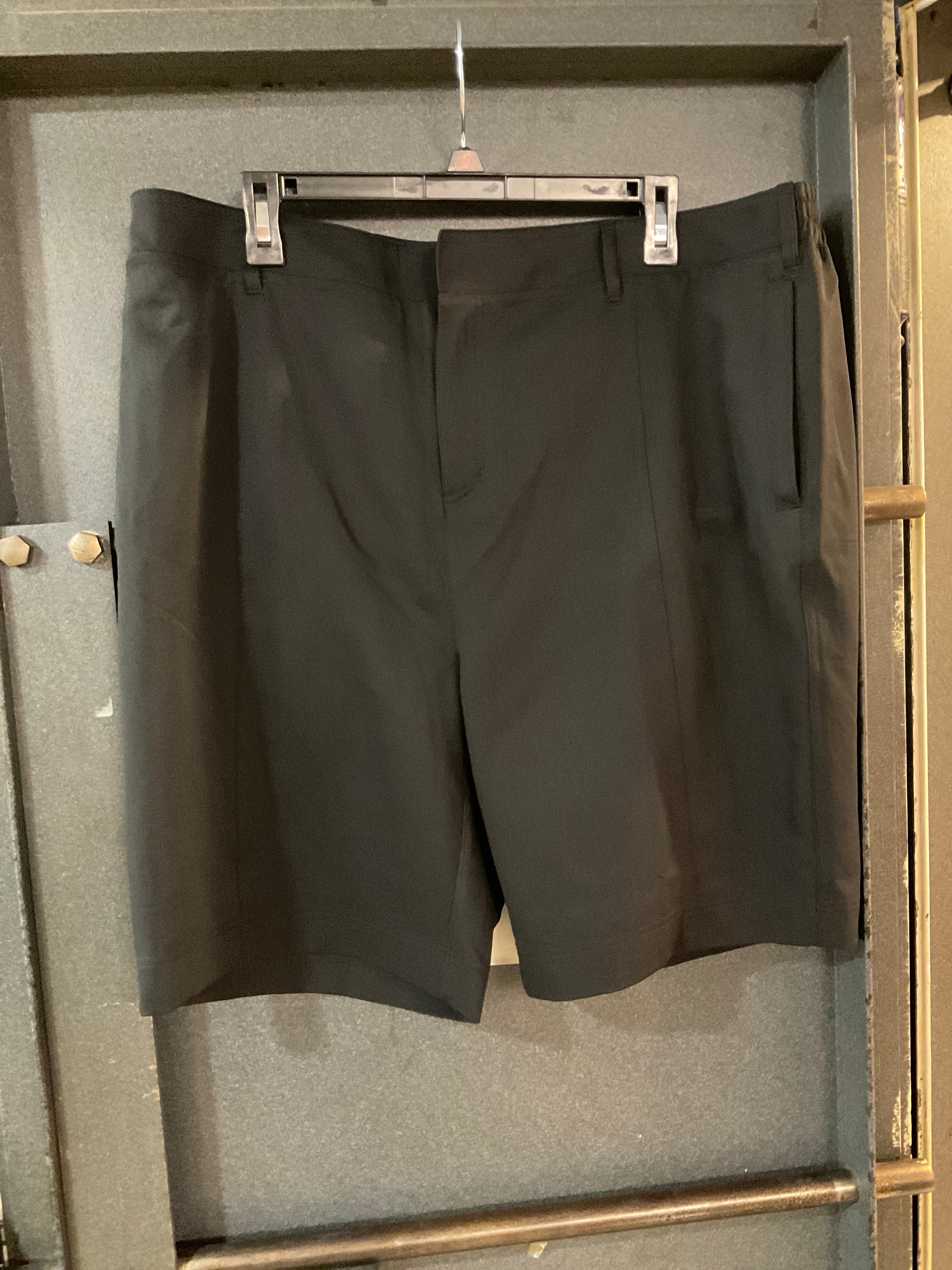 BLACK 32 Degrees Cool SHORTS 16