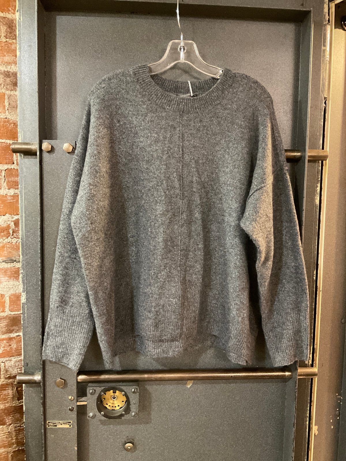 GREY VINCE CAMUTO SWEATER M