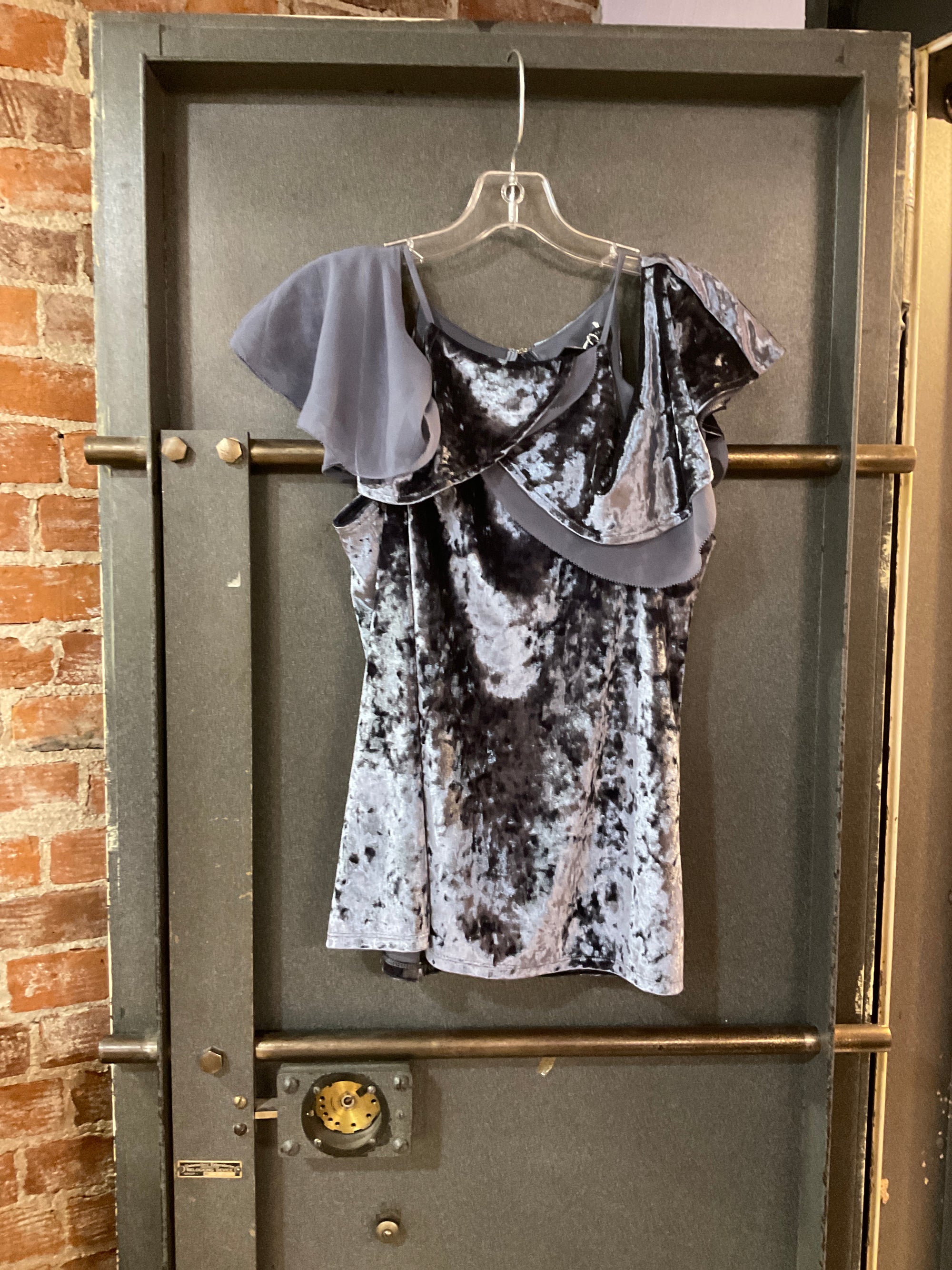 GRAY WHITE HOUSE BLACK MARKET TANK TOP M