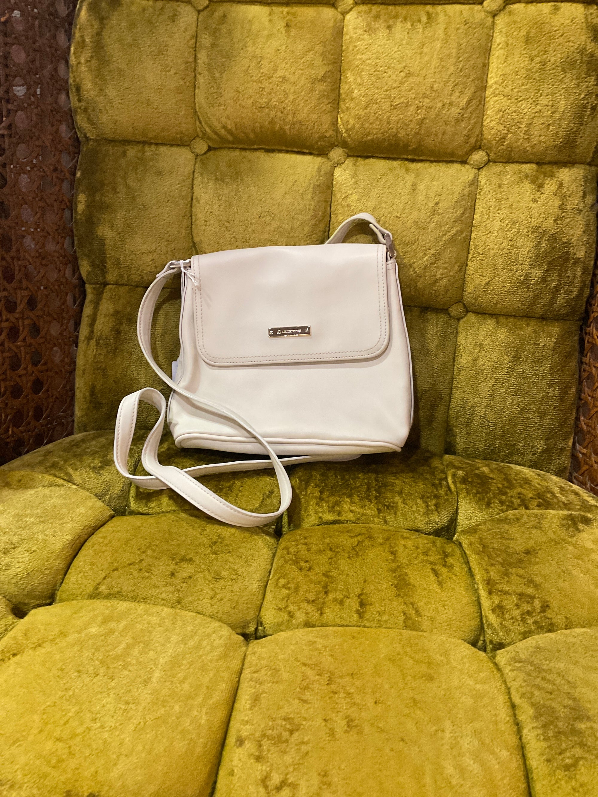 WHITE LIZ CLAIBORNE BAG