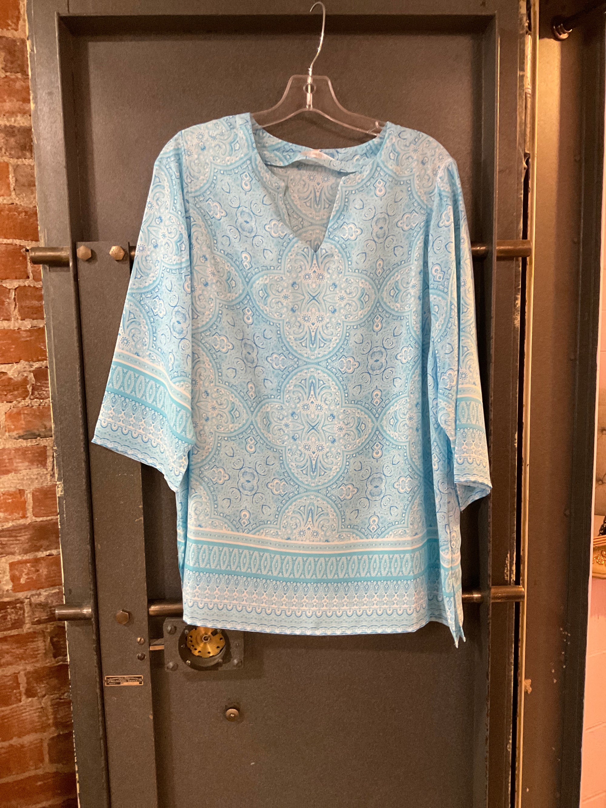 Teal/white pattern VIOLET + CLAIRE Vneck shirt 1X