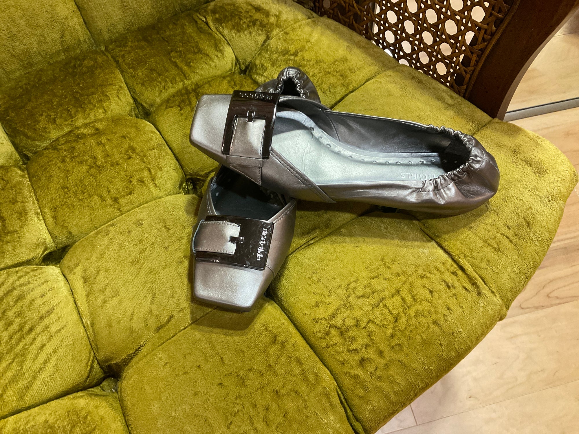 GREY BCBG GIRL SHOE 8