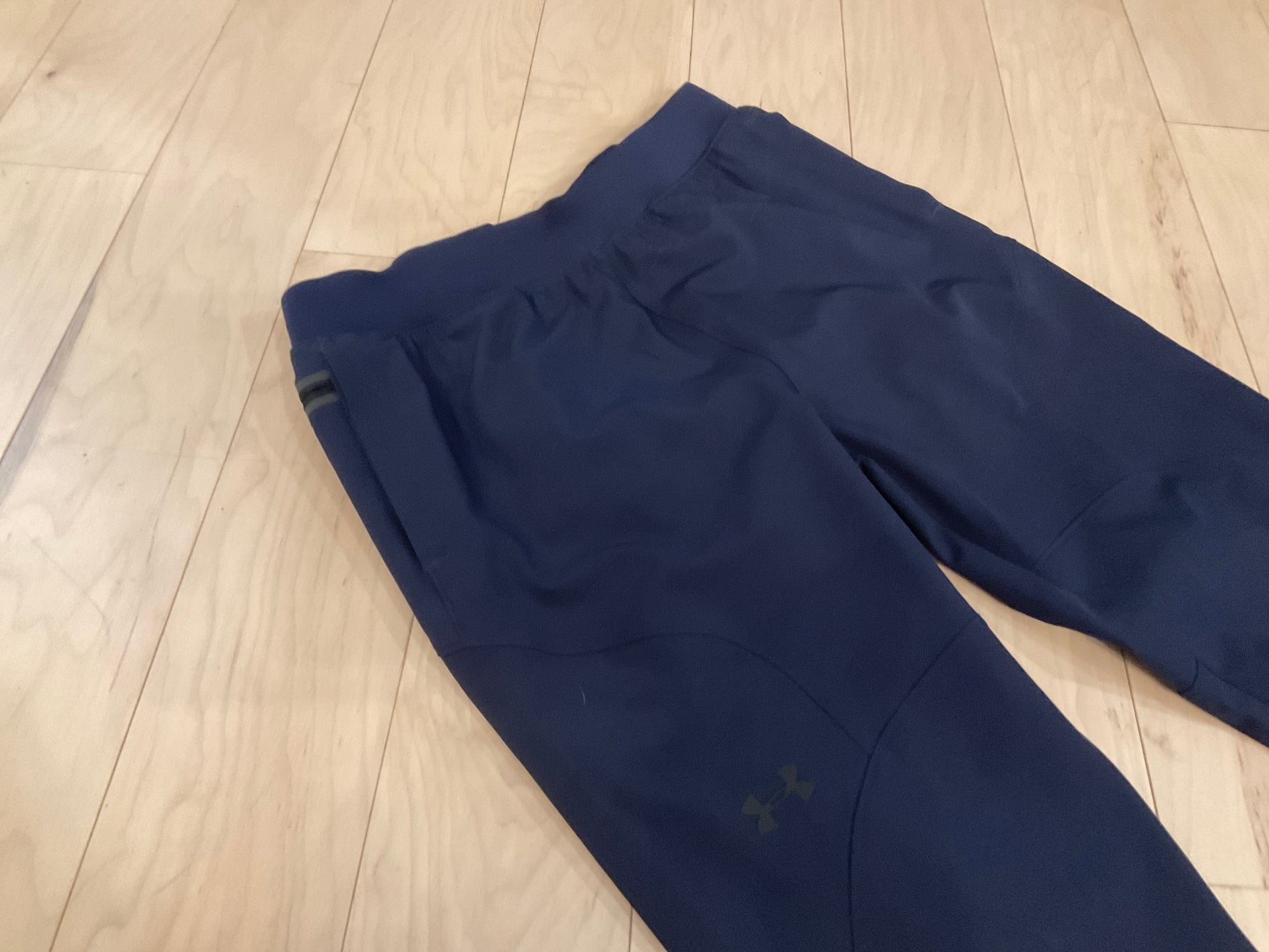 {{ClientCode}} NAVY UNDER ARMOUR PANTS, MED
