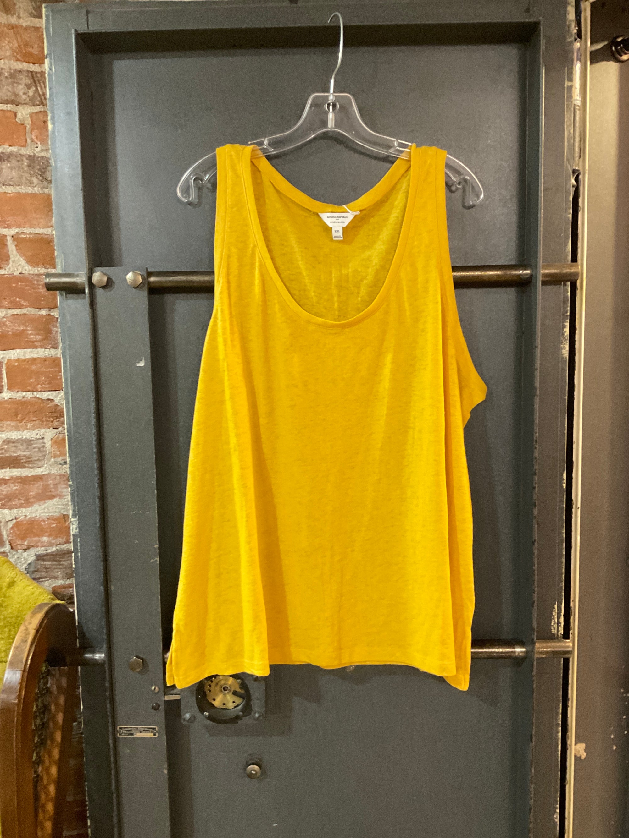 MUSTARD BANANA REPUBLIC TANK TOP 2XL