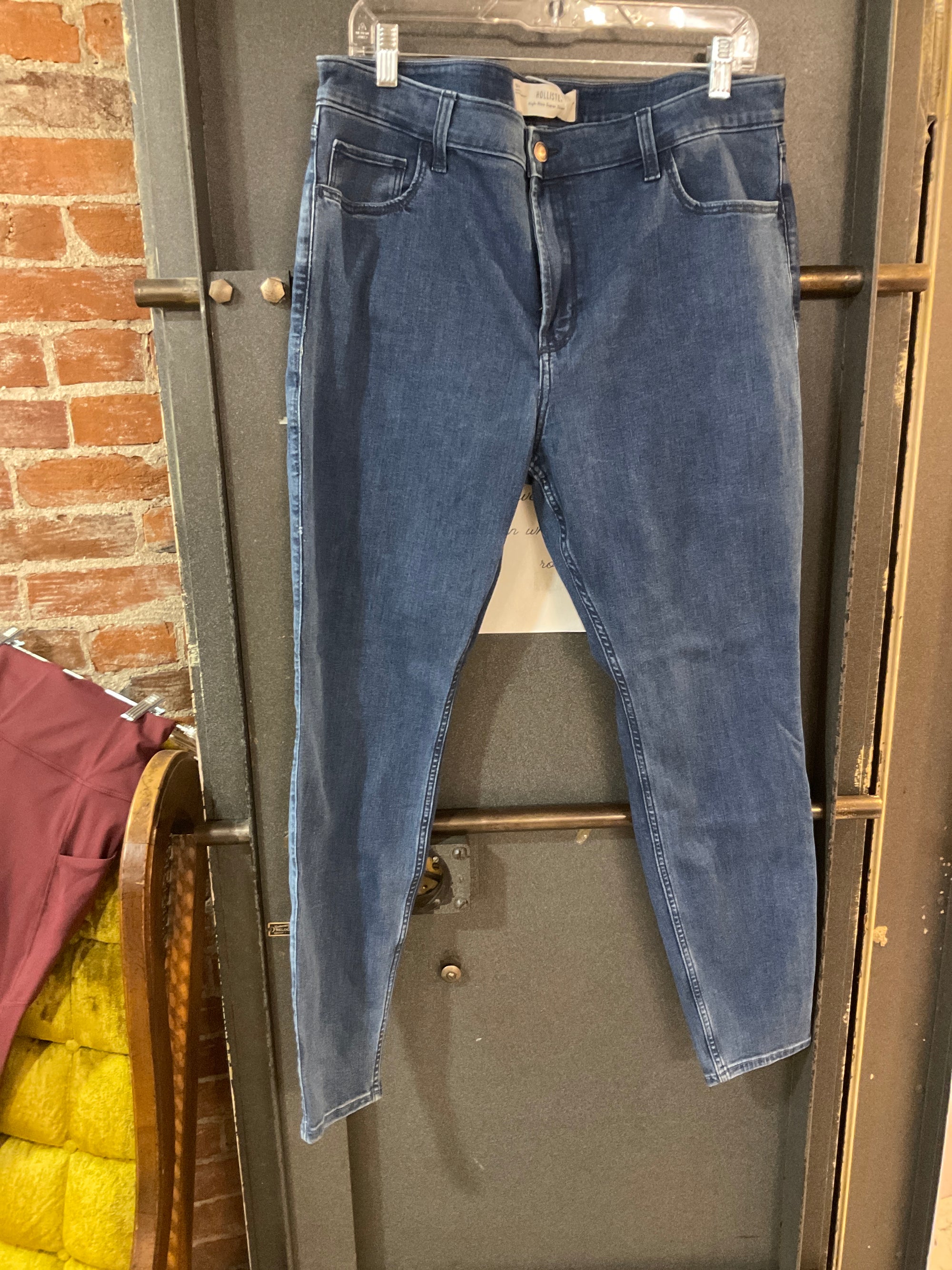 DARK HOLLISTER DENIM 16