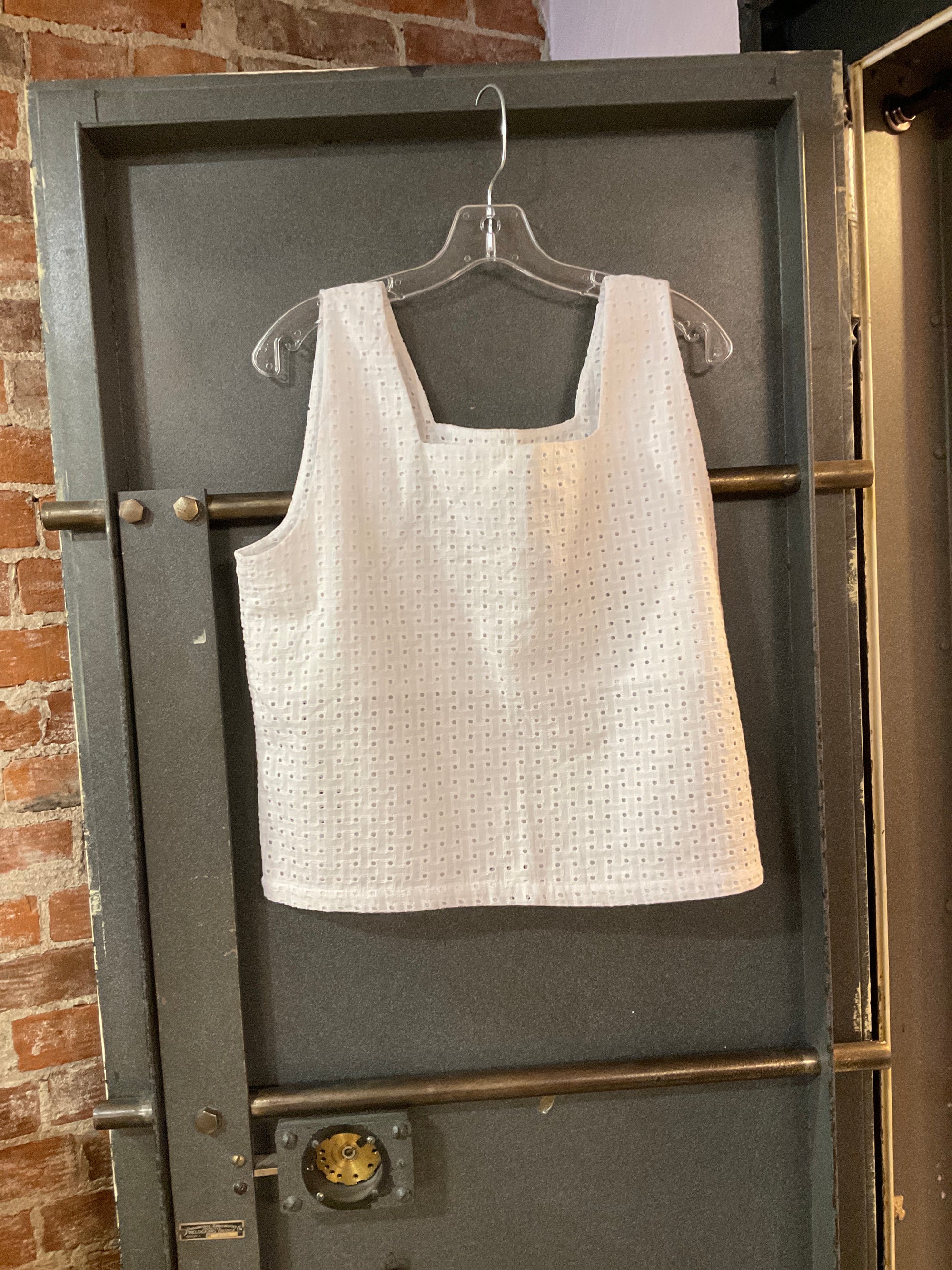 WHITE ALBION TANK TOP M