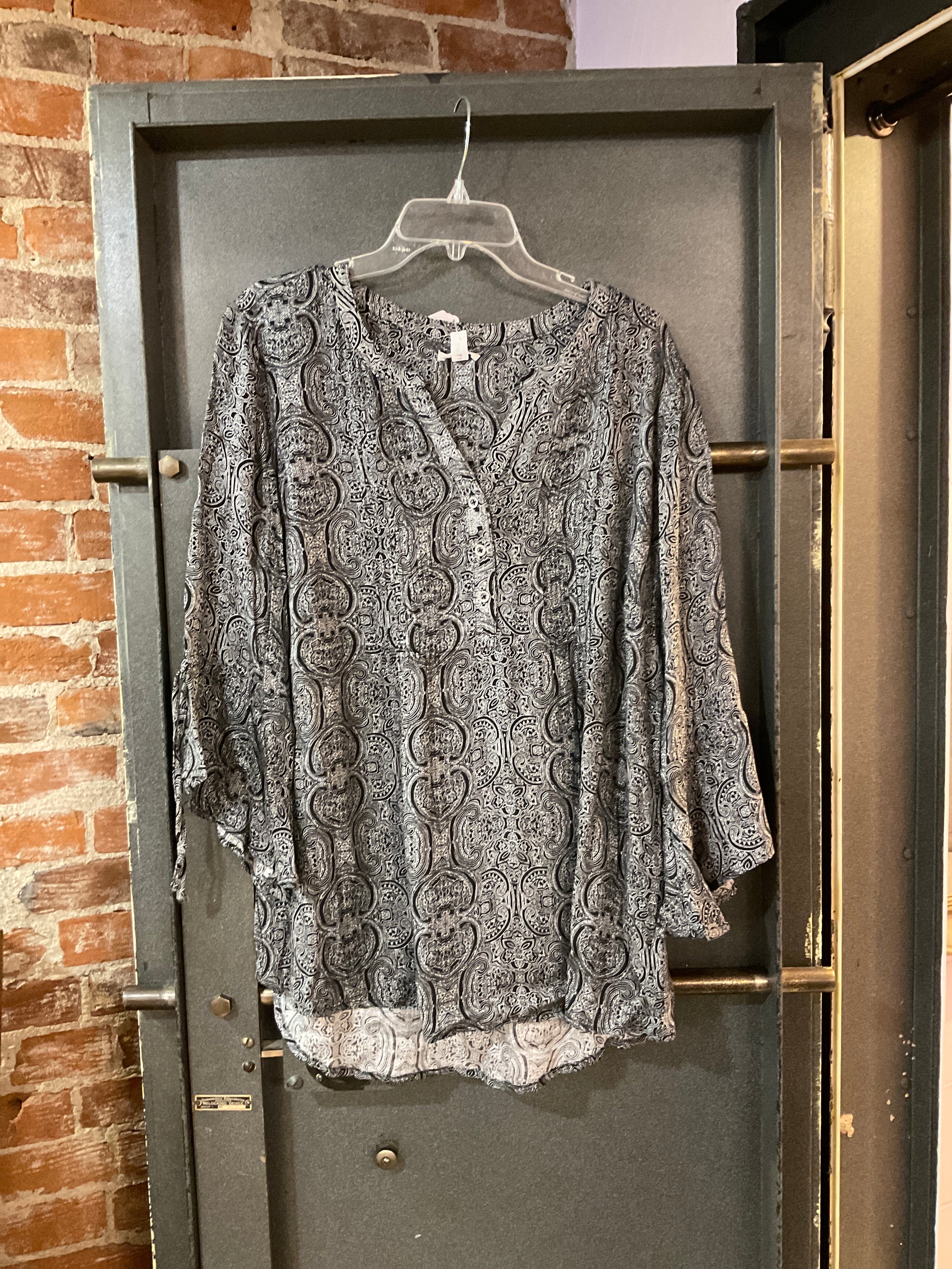 Black pattern WESTPORT V Neck Long SLEEVE SHIRT 1X