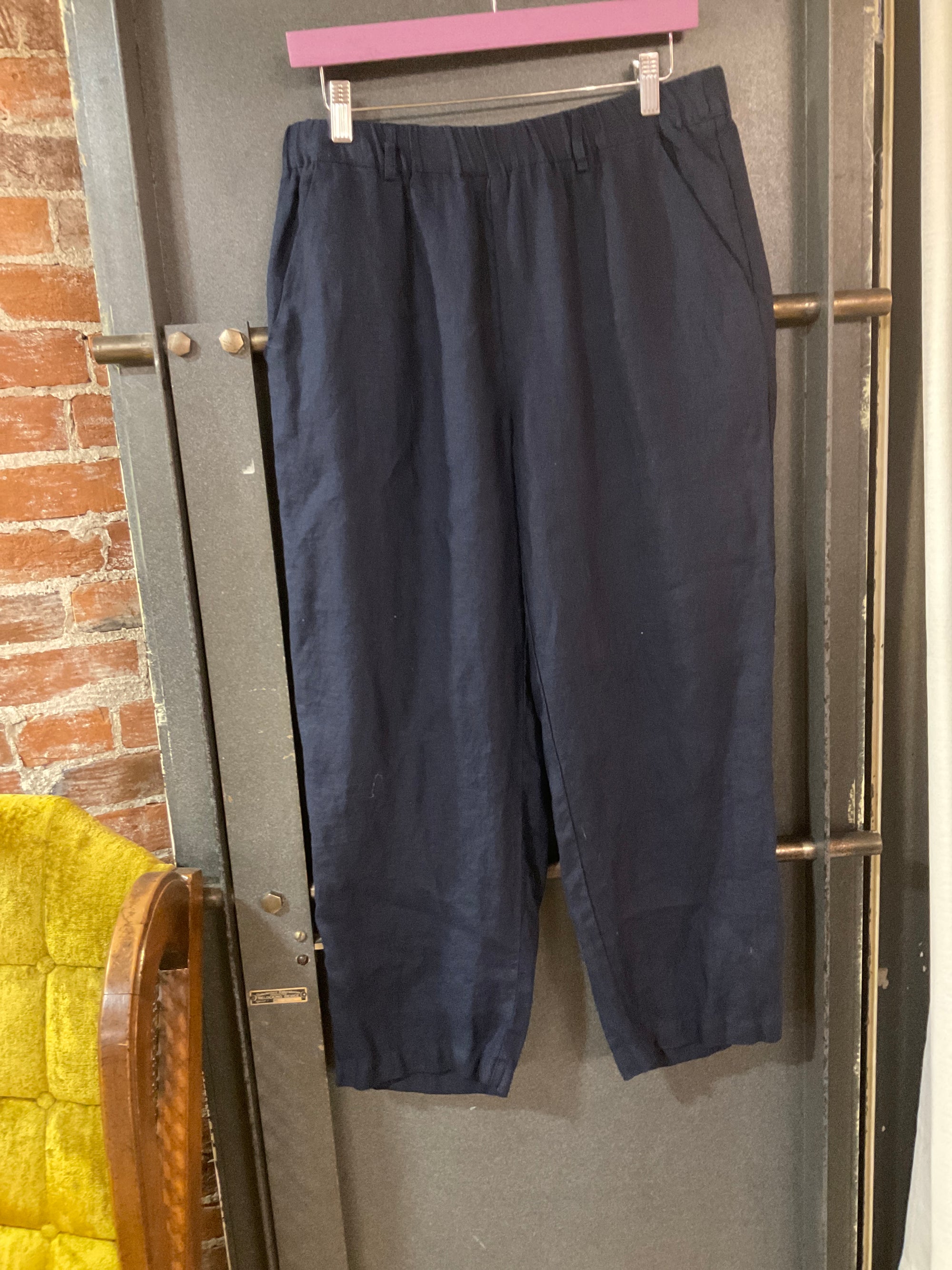 NAVY QUINCE PANTS M