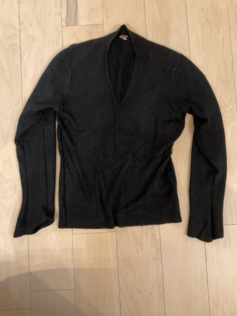 BLACK ALO VNECK SWEATER M