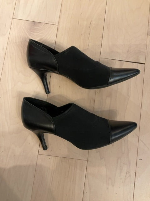 BLACK BANDOLINO HEELS 9