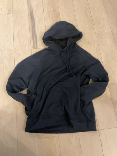 BLACK LULULEMON HOODIE M