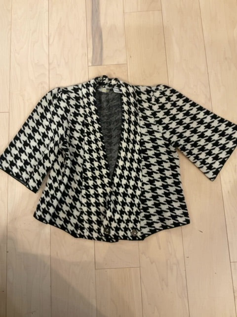 BLACK HOUNDSTOOTH THE COLOR MUSTARD CROP CARDIGAN M