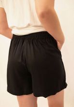 Load image into Gallery viewer, BYTAVI Shorts with Pockets
