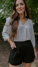 Load image into Gallery viewer, 3/4 Length Chip Flow Blouse
