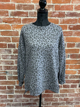 Load image into Gallery viewer, Leopard Printed Sweatshirt with Side Slits
