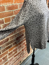 Load image into Gallery viewer, Leopard Printed Sweatshirt with Side Slits
